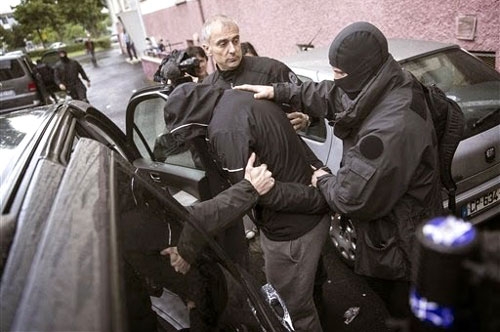 បារាំងបានចាប់ឃុំខ្លួនជនសង្ស័យចំនួន៨នាក់ក្នុងយុទ្ធនាការបង្ការប្រឆាំងសមាជិកជីហាដ